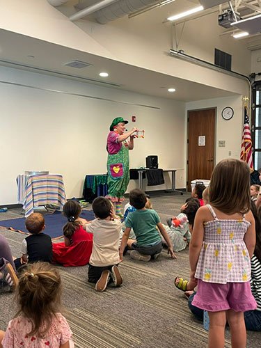 10-birthday-celebration-clown-04.jpg