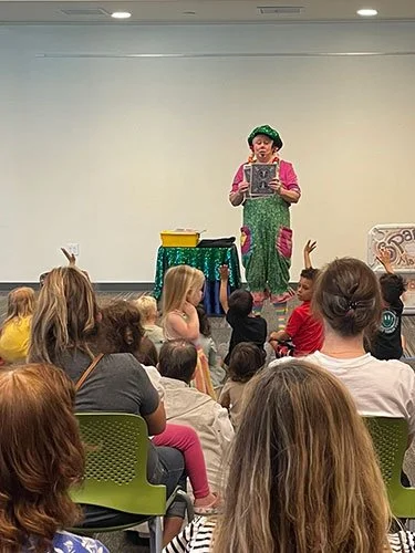 10-birthday-celebration-clown-03.jpg