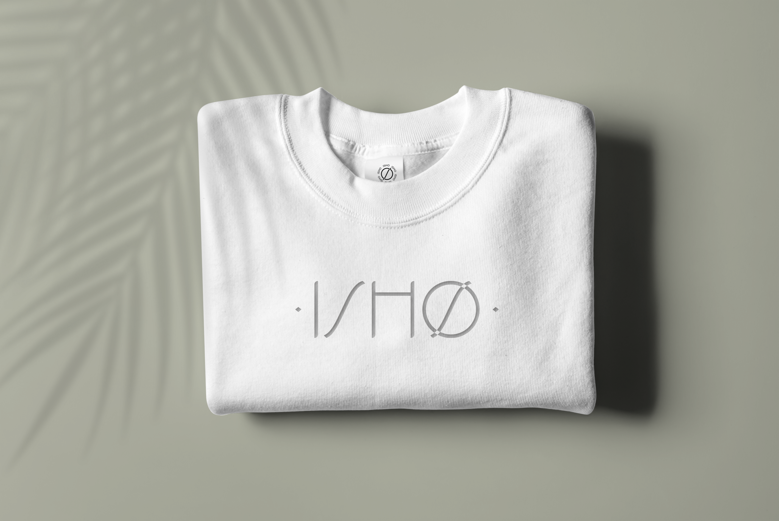 05_Folded Crewneck Sweater_ISHO.png