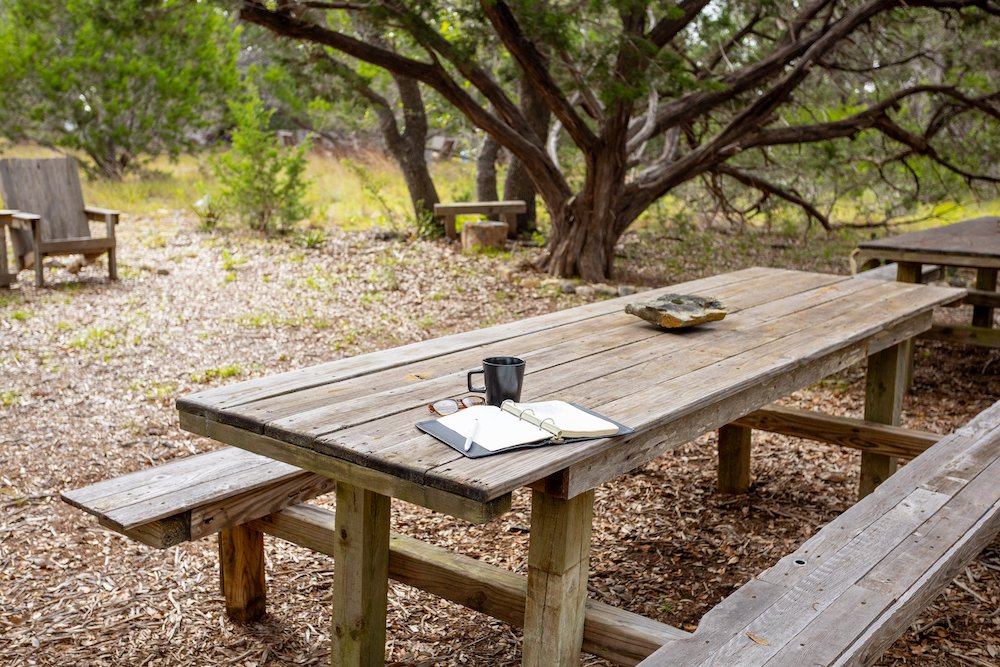 It's a versatile space, perfect for lounging, morning breakfast, workshops, etc. 