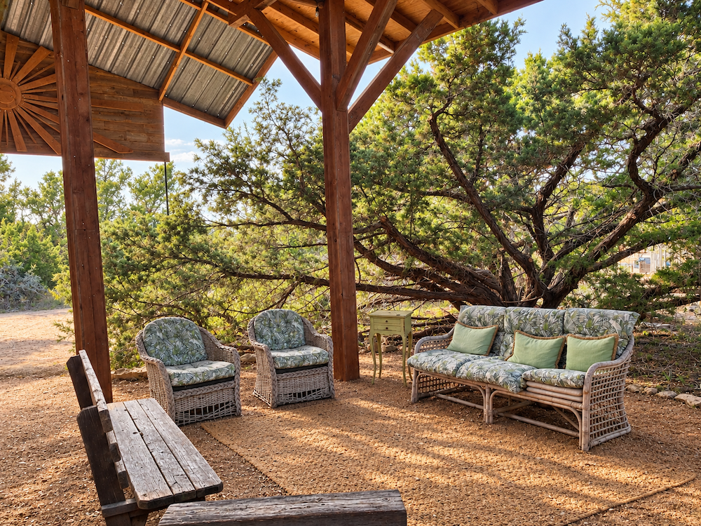 The Courtyard Lounge
