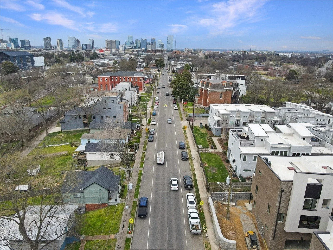 view of a modern townhouse in Chestnut Hill, Nashville, showcasing the vibrant neighborhood and proximity to amenities
