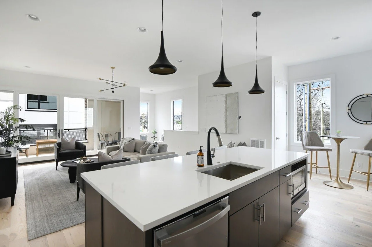 Bright and spacious living area in a modern townhouse in Chestnut Hill, Nashville, featuring an open floor plan and plenty of natural light