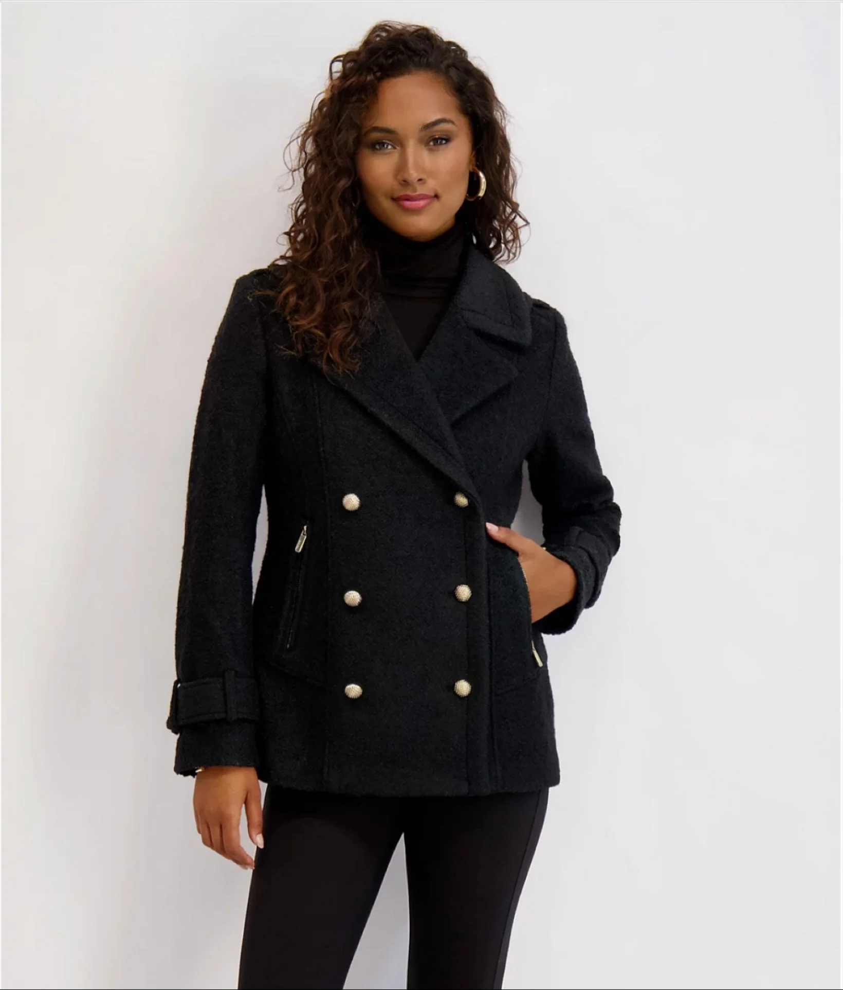Sharp tailoring, golden details&mdash;your statement coat of the season✨