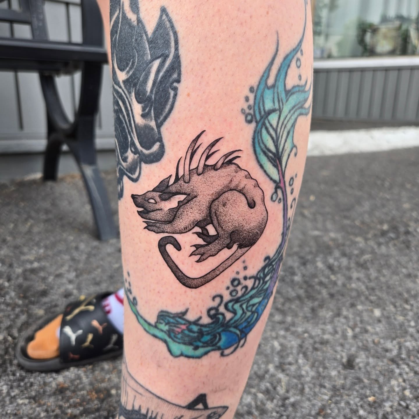 I've been learning and practicing pepper shading for a little bit. Which has been a goal of mine ever since I learned what it was. I love the texture and aesthetic of this style. 
Can't wait to do more pieces like this, and hopefully get better at it