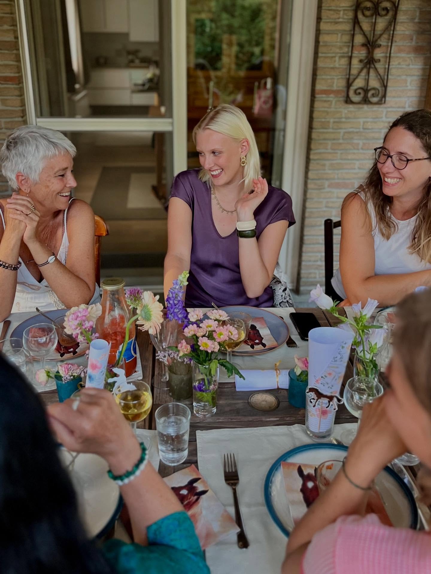 Apolo's Light team diner: Genevieve, Lauranne & Nathalie