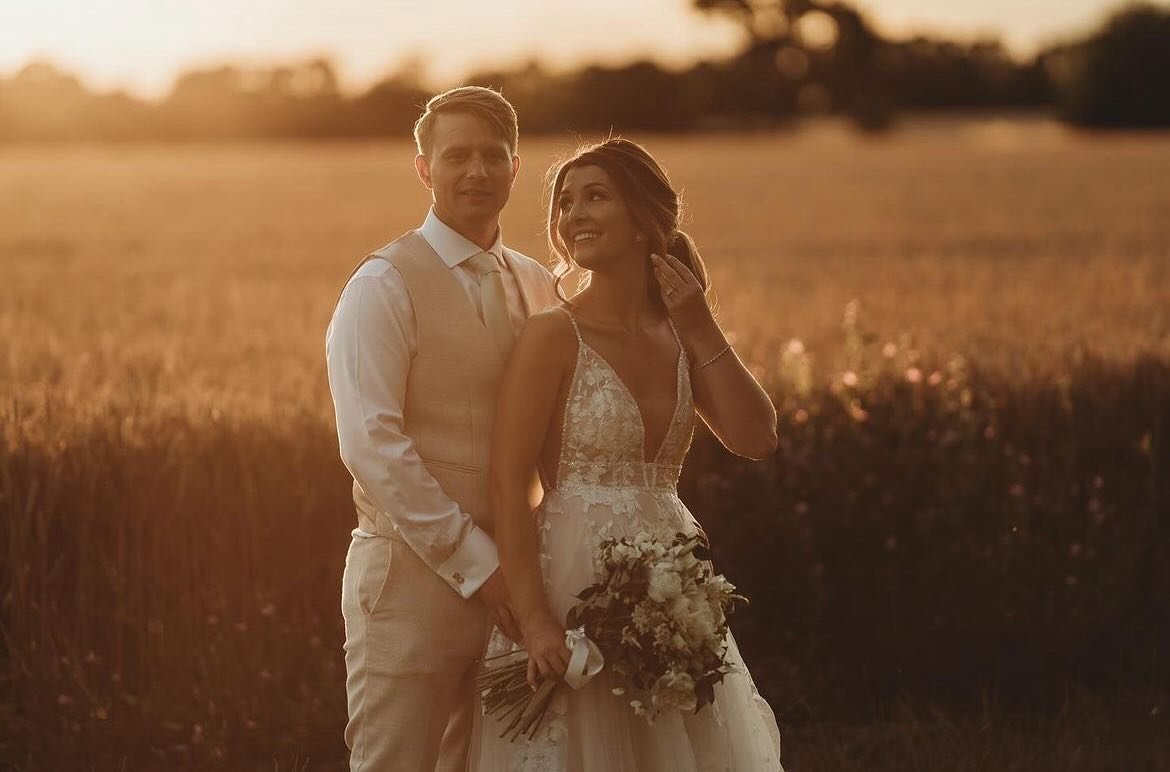 The look of love 🤍 We are also pretty famous for our sunsets here at Apton Hall - this photo proves why🌅
&bull;
📸@mattwingphoto
&bull;
#love #wedding #aptonhall #sunset #goldenhour #weddings #essexweddings #wedmin #weddinginspo