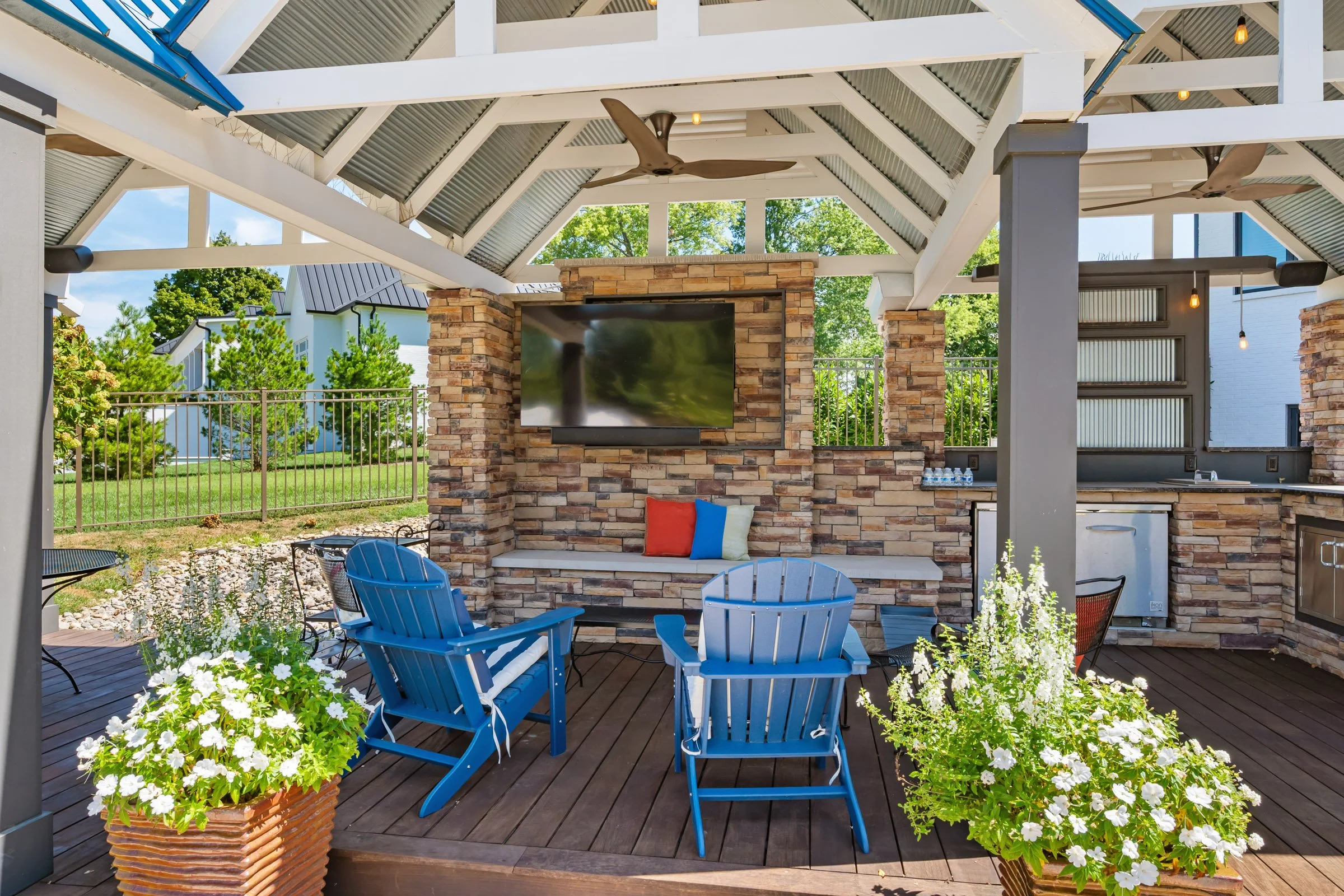 5109 Dunvegan Rd-78.jpg