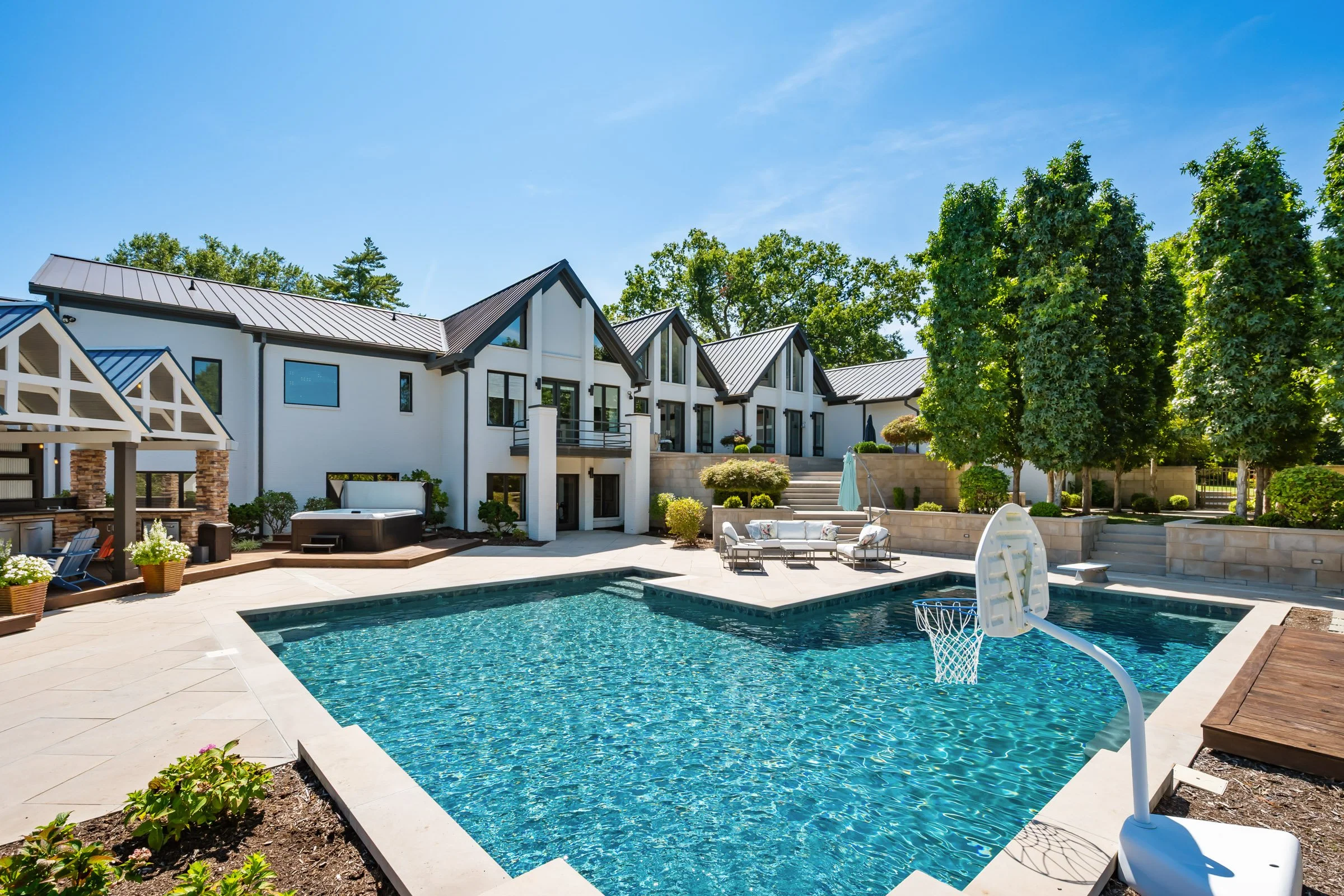 5109 Dunvegan Rd-75-1.jpg