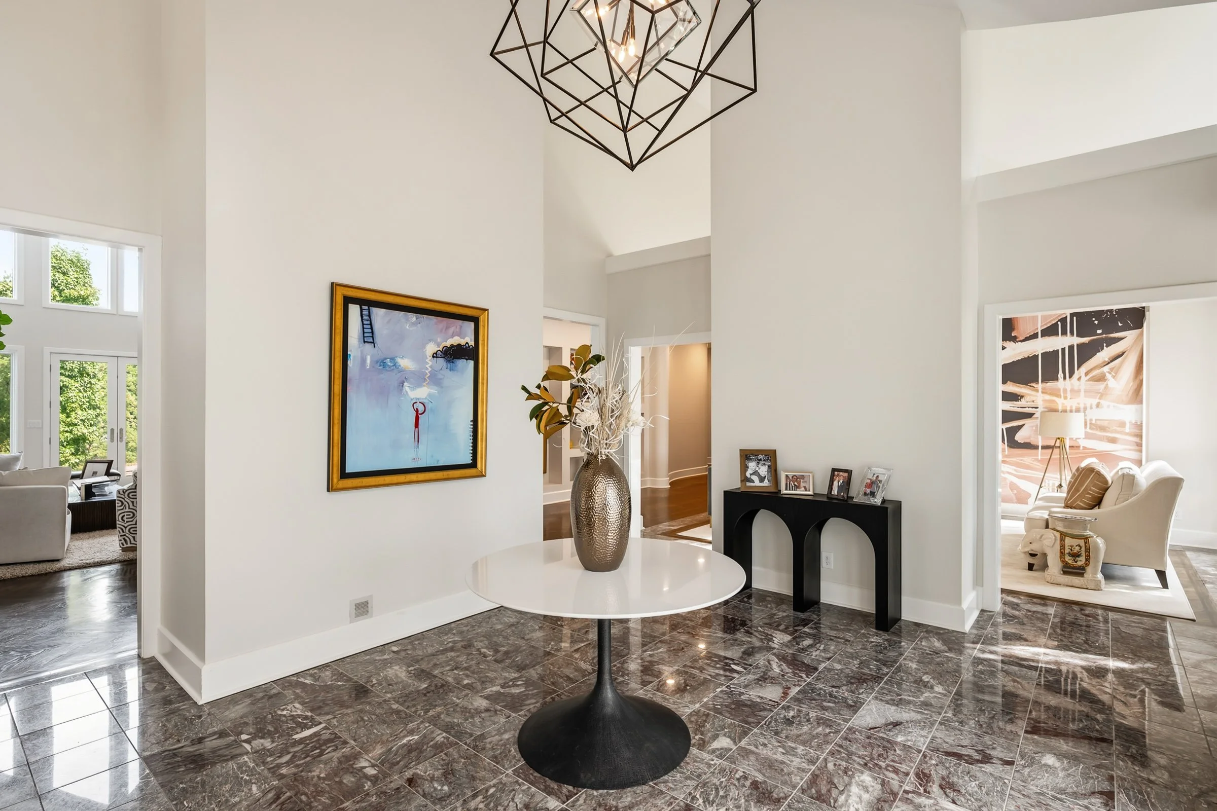 5109 Dunvegan Rd-8.jpg