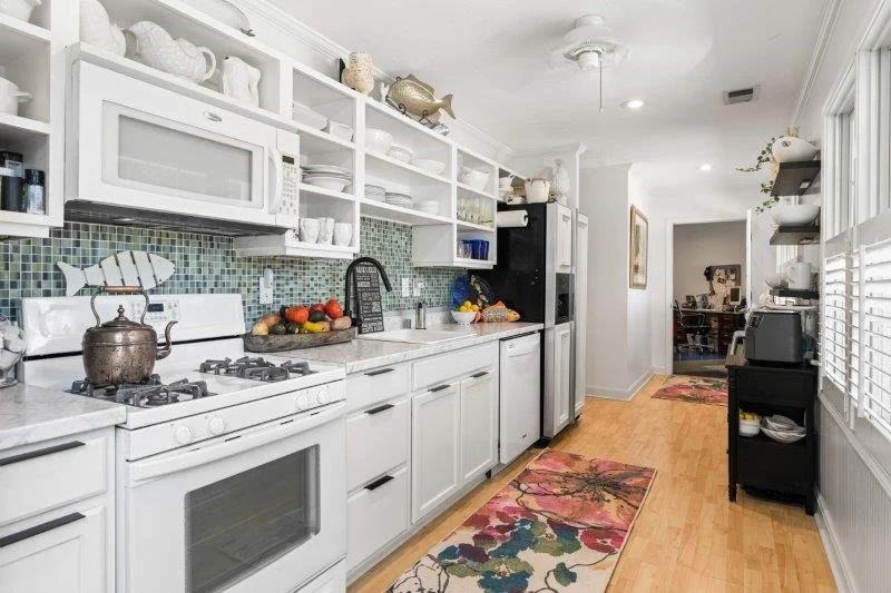 104-web-or-mls-6706 Elmcroft Cir-104.jpg