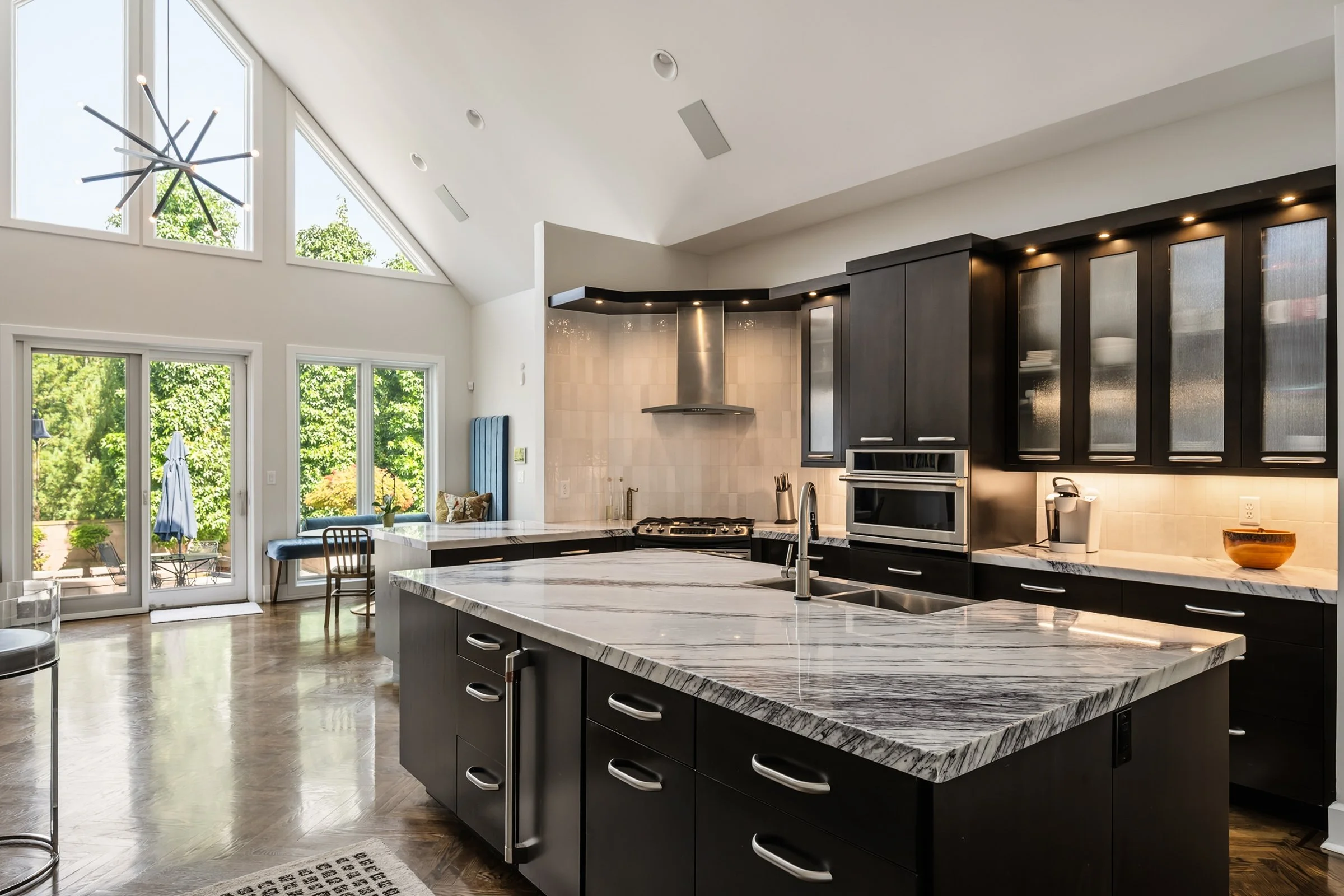 5109 Dunvegan Rd-18.jpg