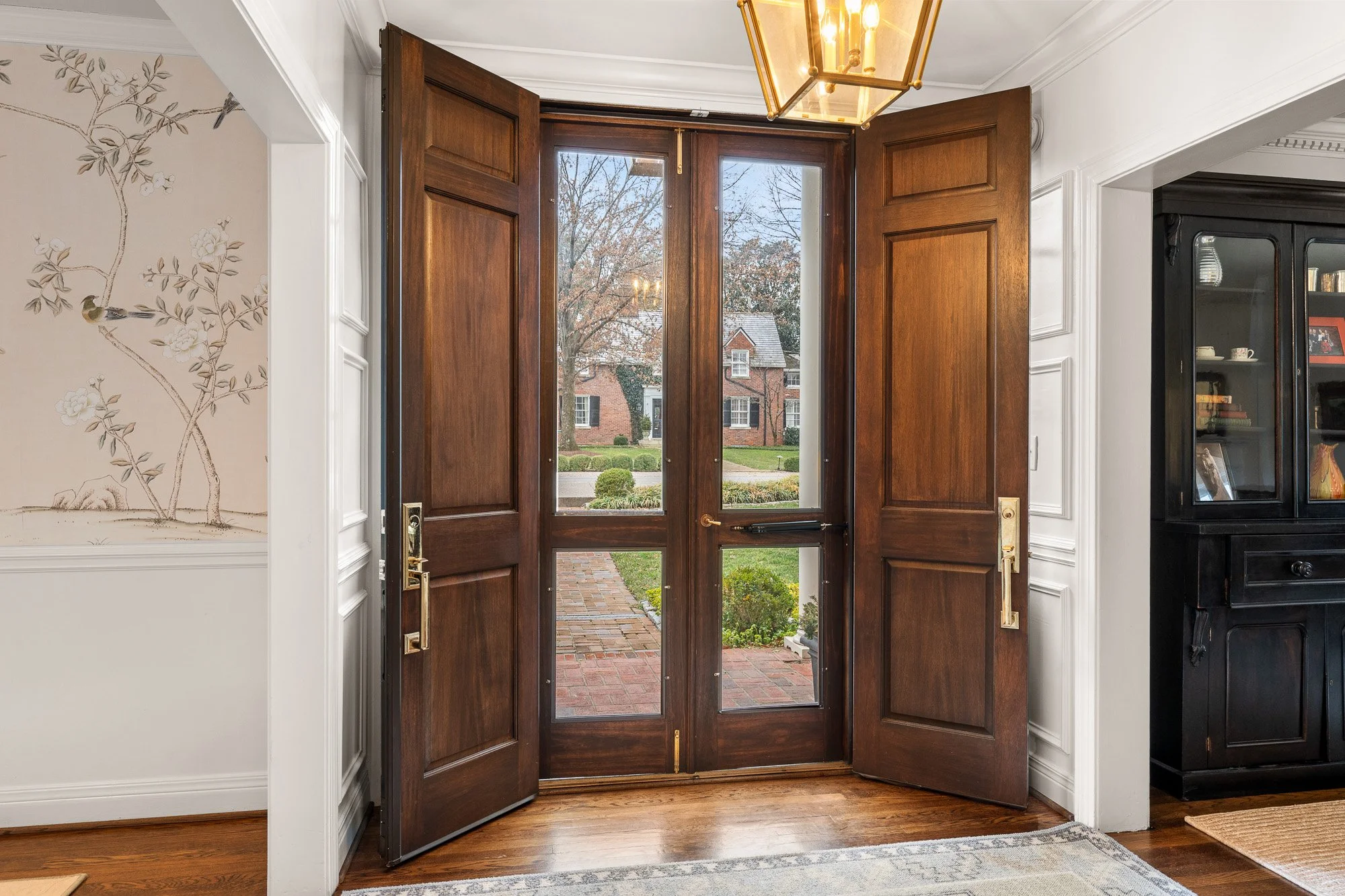 405 Mayfair Ln_web-2.jpg