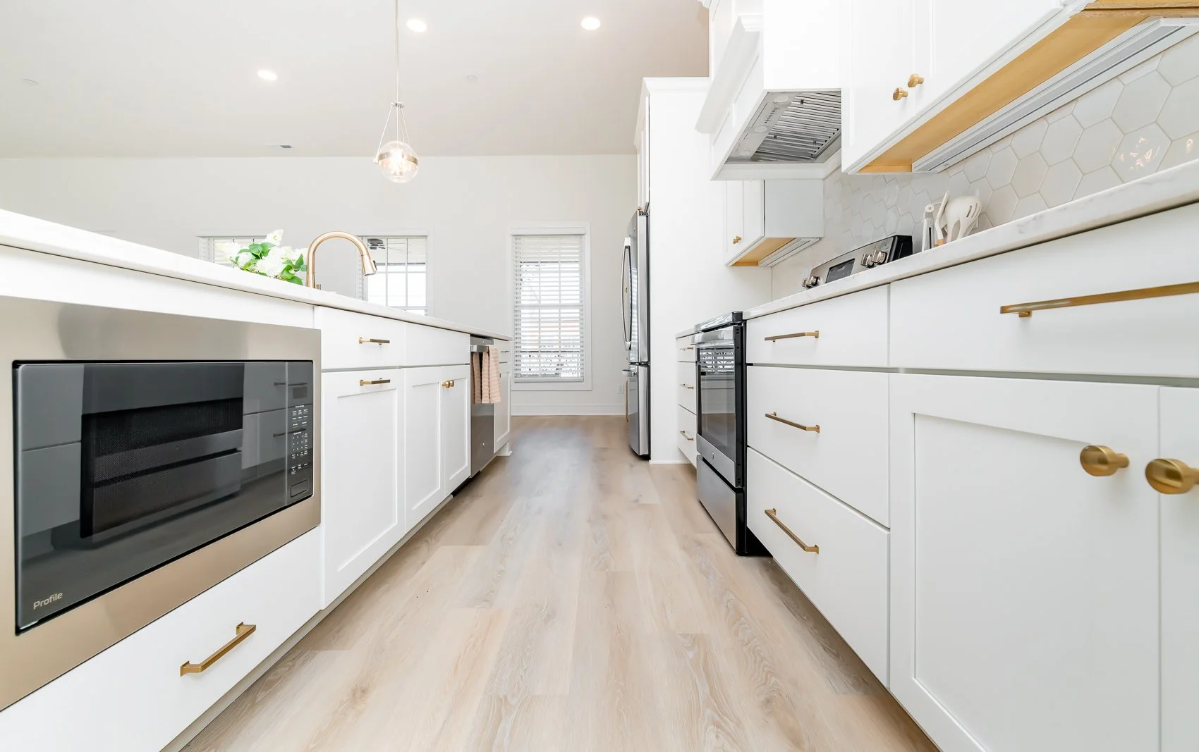 Kitchen V.jpg