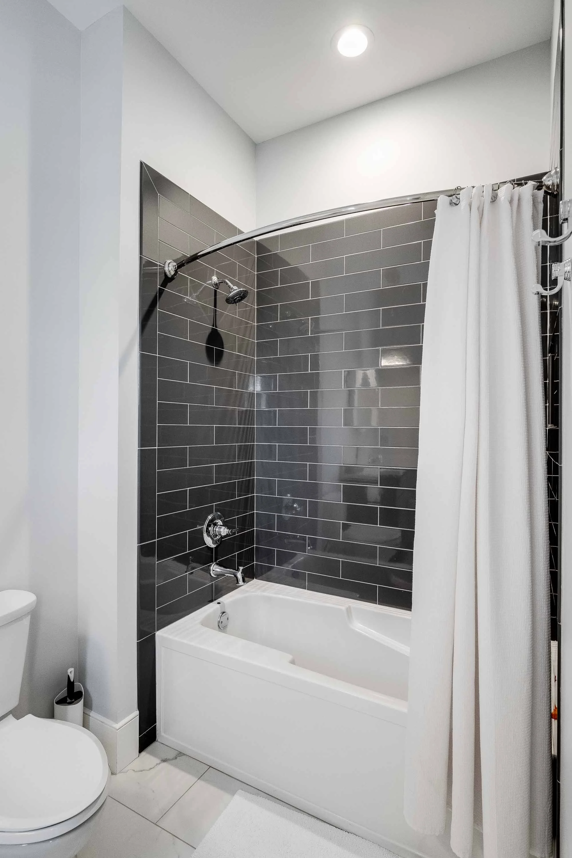 LRL_SophisticatedLIving_35_.jpg
