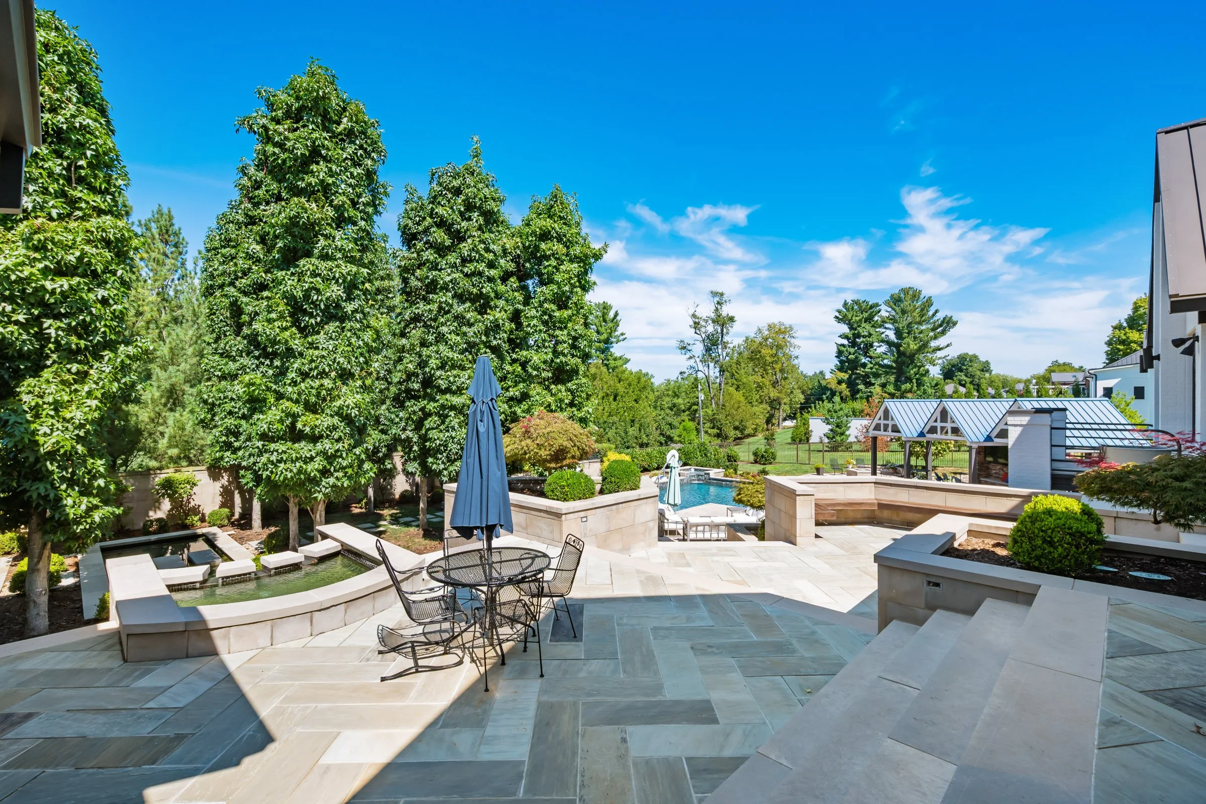 5109 Dunvegan Rd-64.jpg