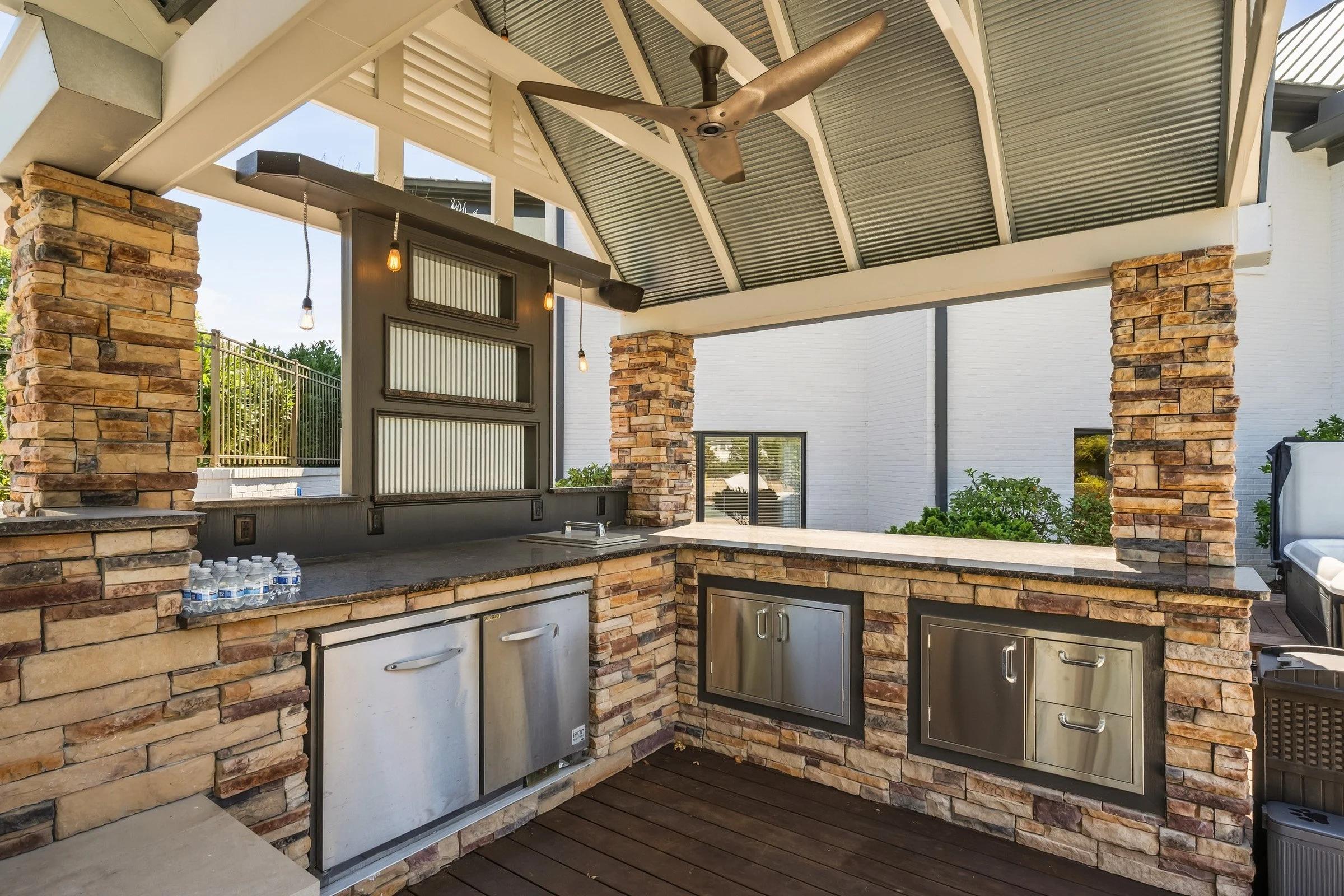 5109 Dunvegan Rd-79.jpg