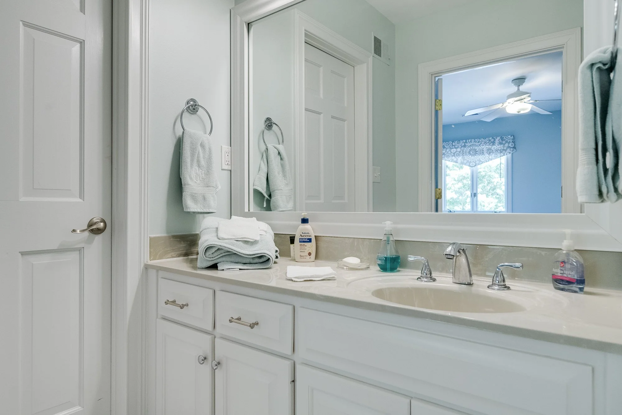 2701 Cave Spring Pl_web-29.jpg