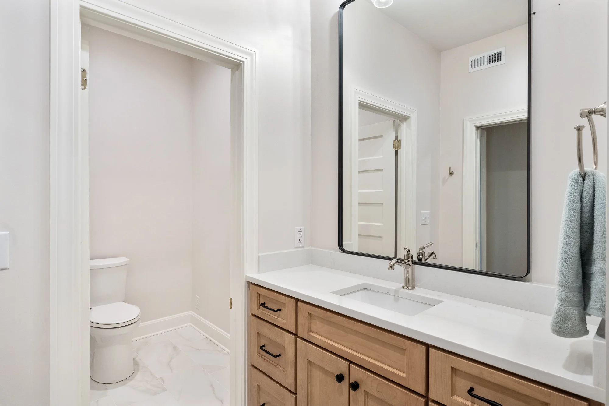 2525 Ransdell Ave interiors_webres-33.jpg