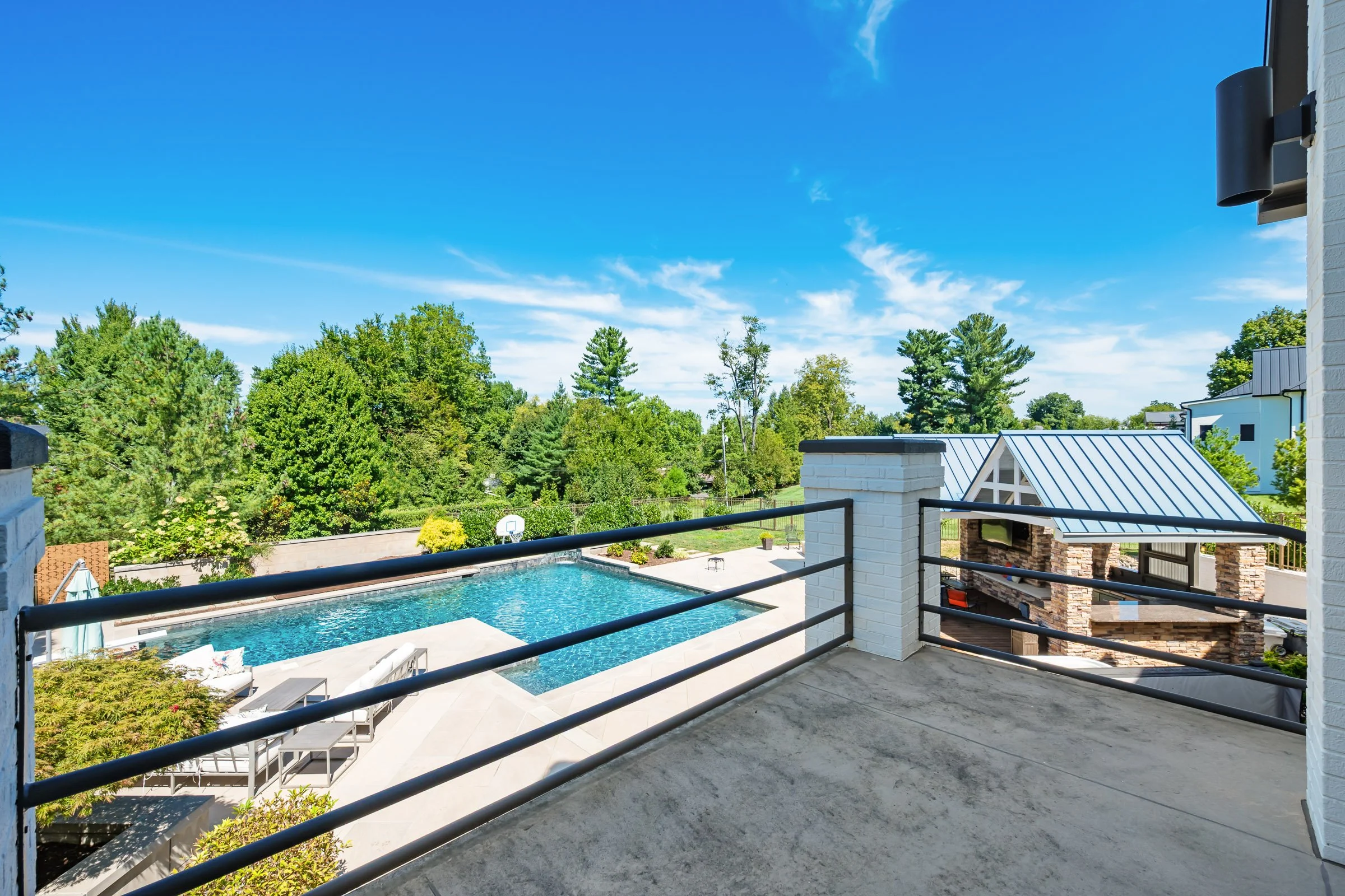 5109 Dunvegan Rd-40.jpg