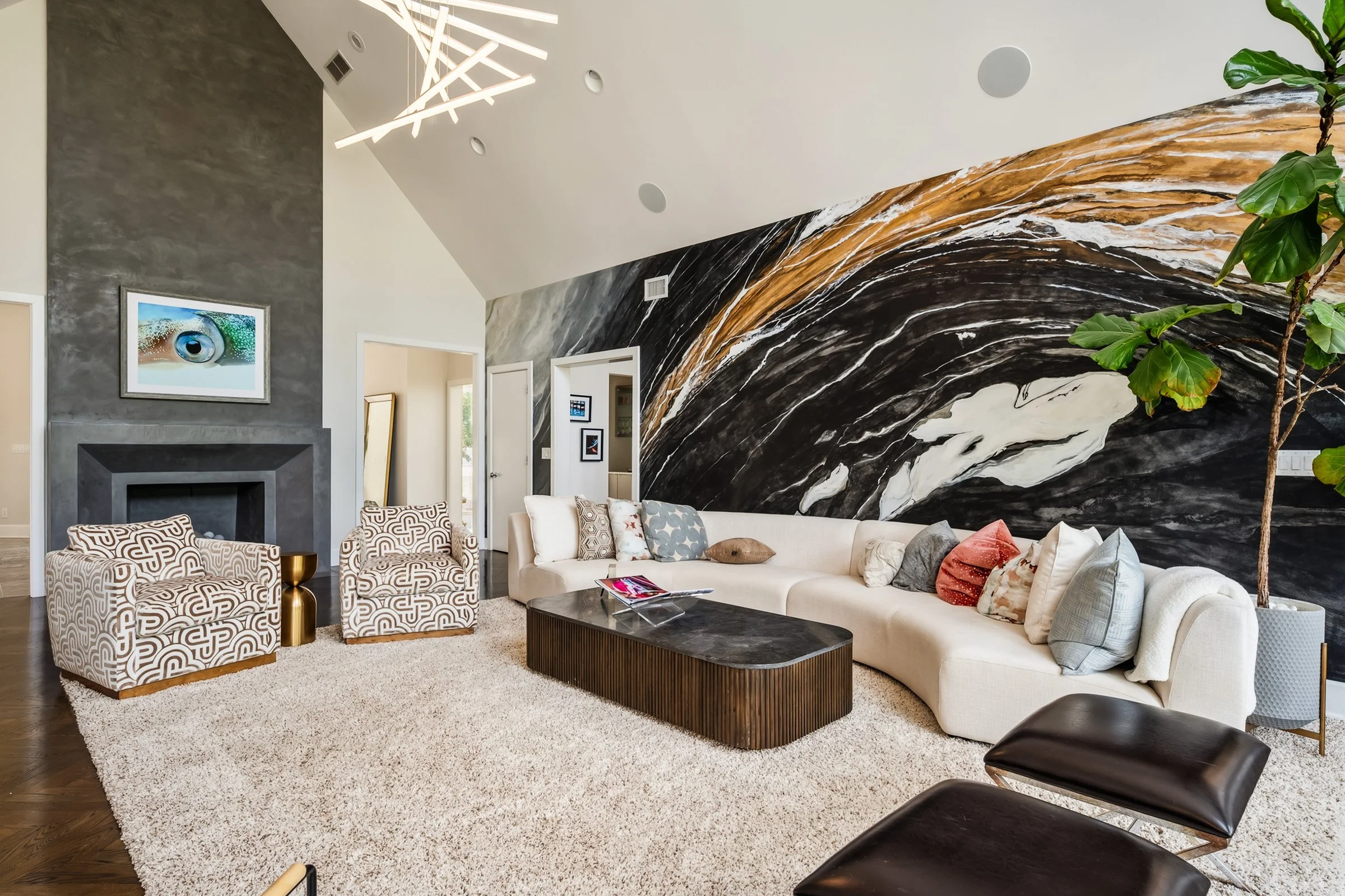 5109 Dunvegan Rd-12.jpg