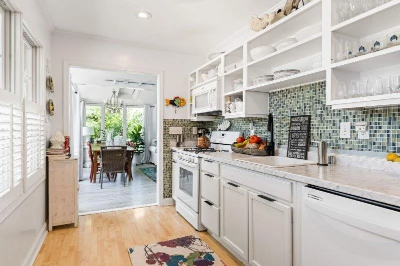 103-web-or-mls-6706 Elmcroft Cir-103.jpg