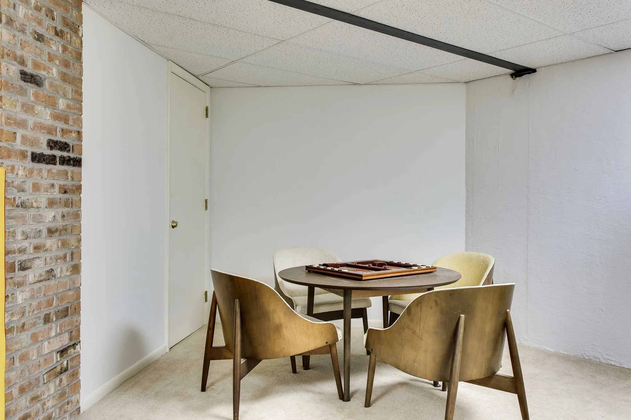 LRL_ContemporaryOasis_40_.jpg