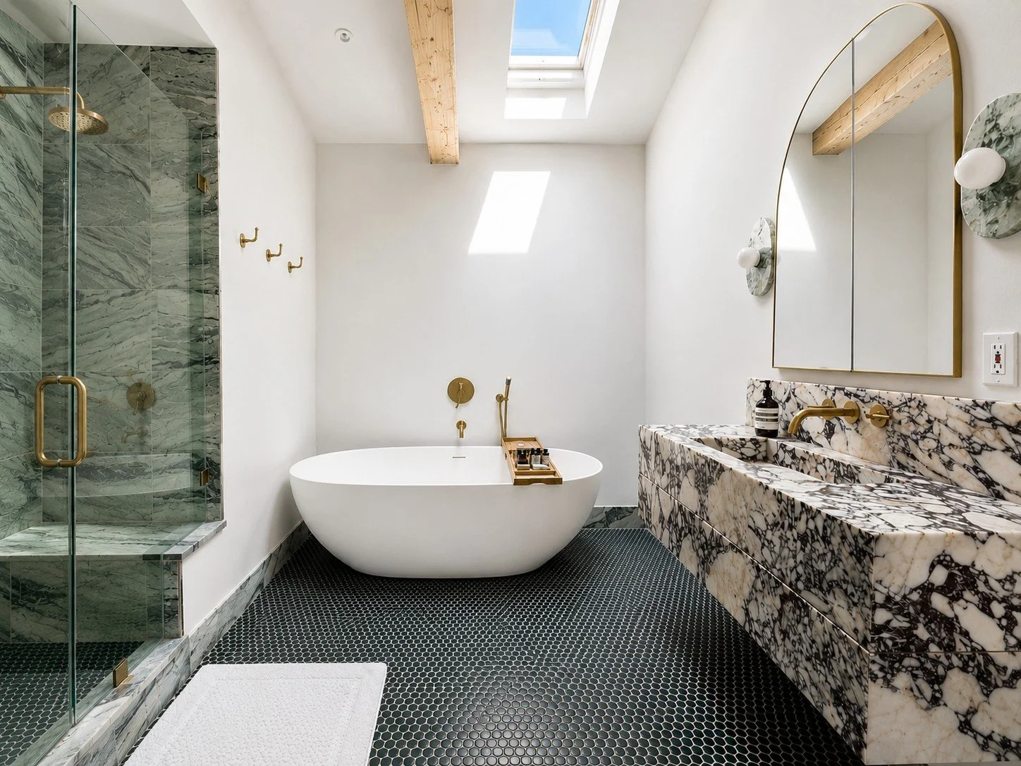 3rd floor bath.jpg