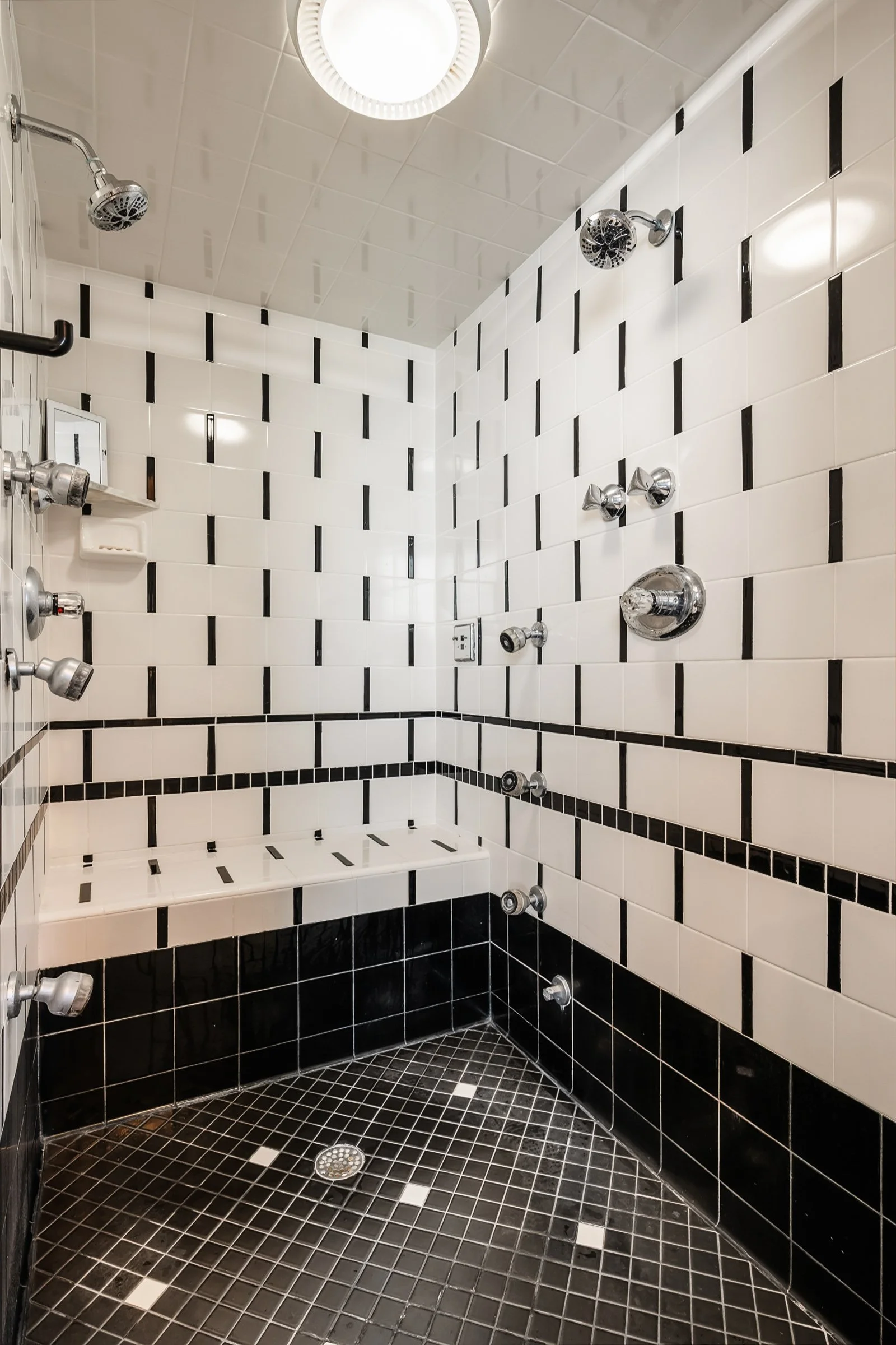 5109 Dunvegan Rd-38.jpg