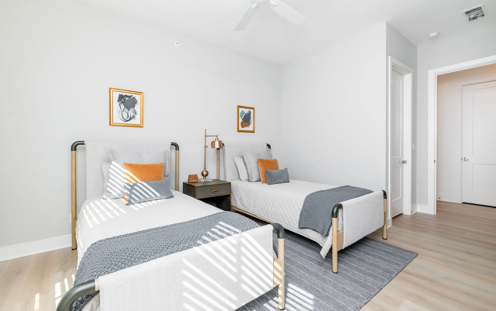 Bedroom with Twin Beds.jpg