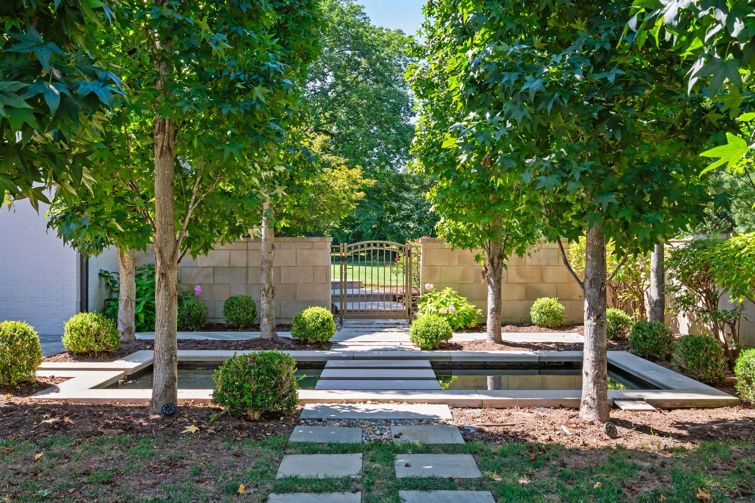 5109 Dunvegan Rd-69.jpg