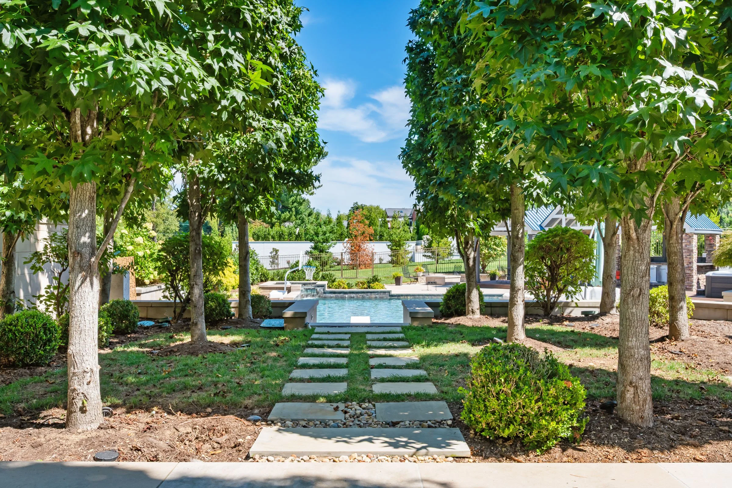5109 Dunvegan Rd-70.jpg