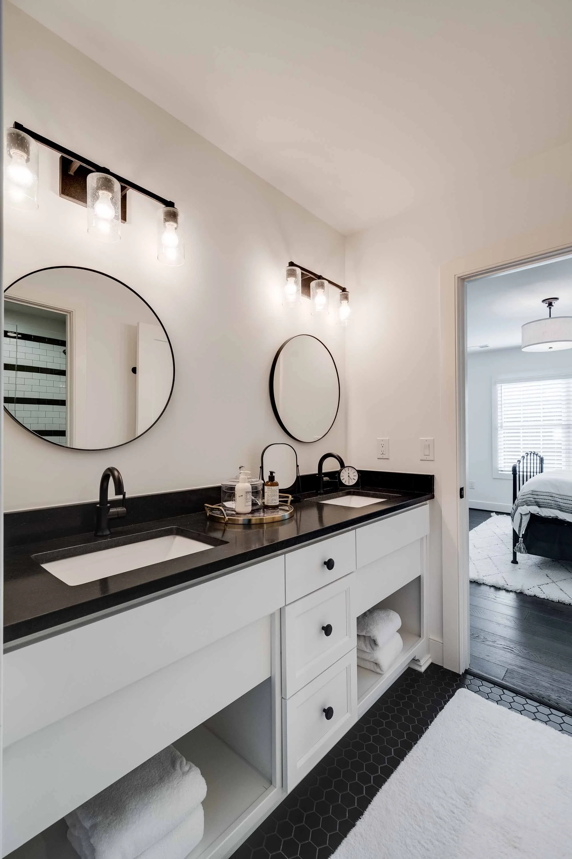 LRL_SophisticatedLIving_65_.jpg