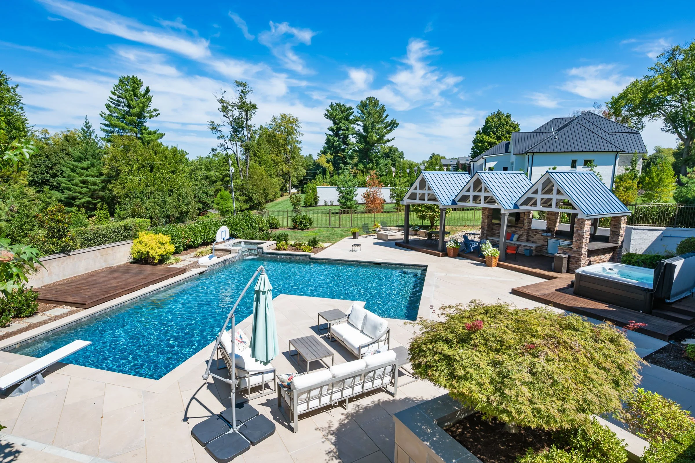 5109 Dunvegan Rd-72.jpg