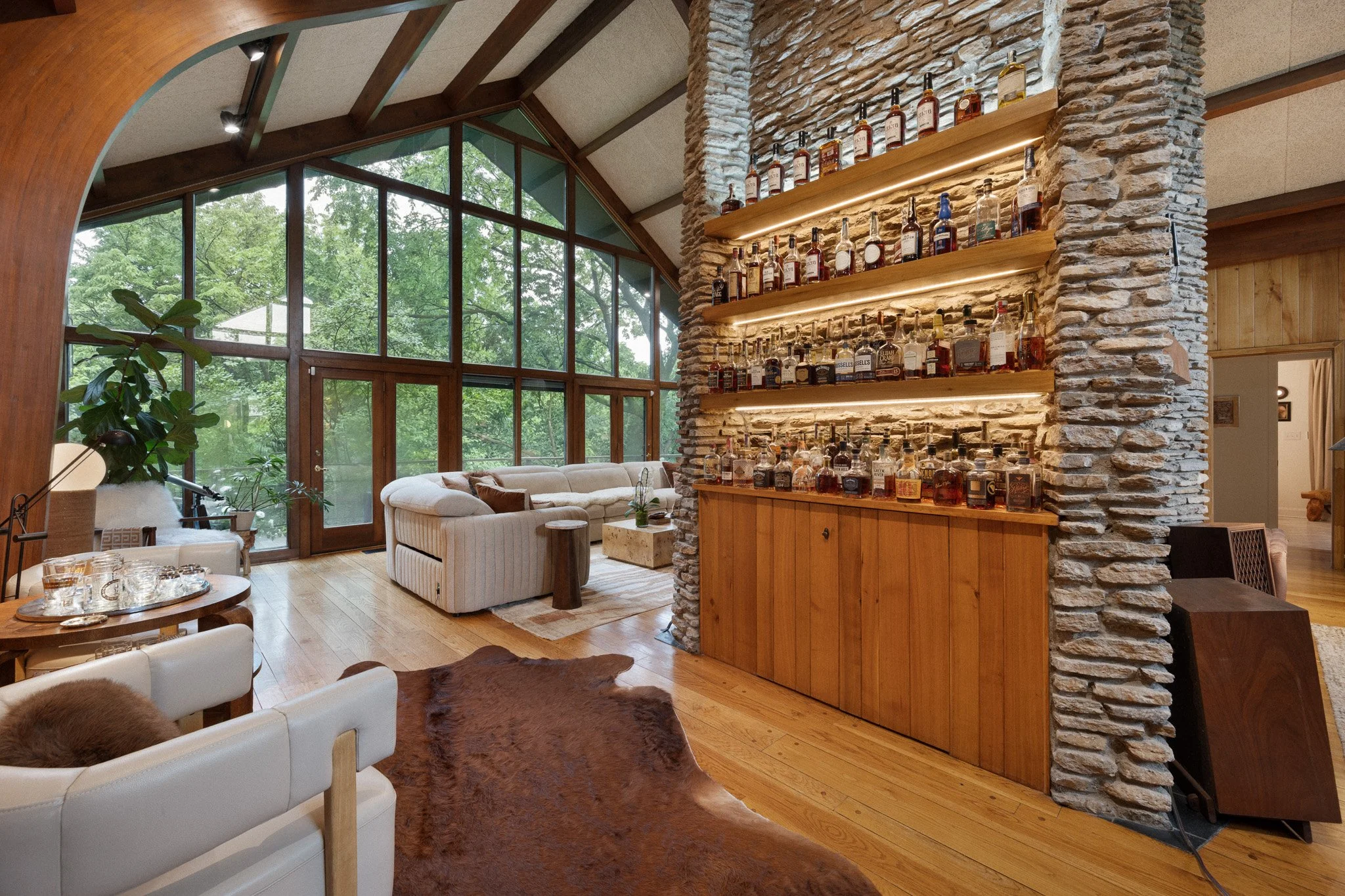 800 Greenspur Ln_web-19.jpg
