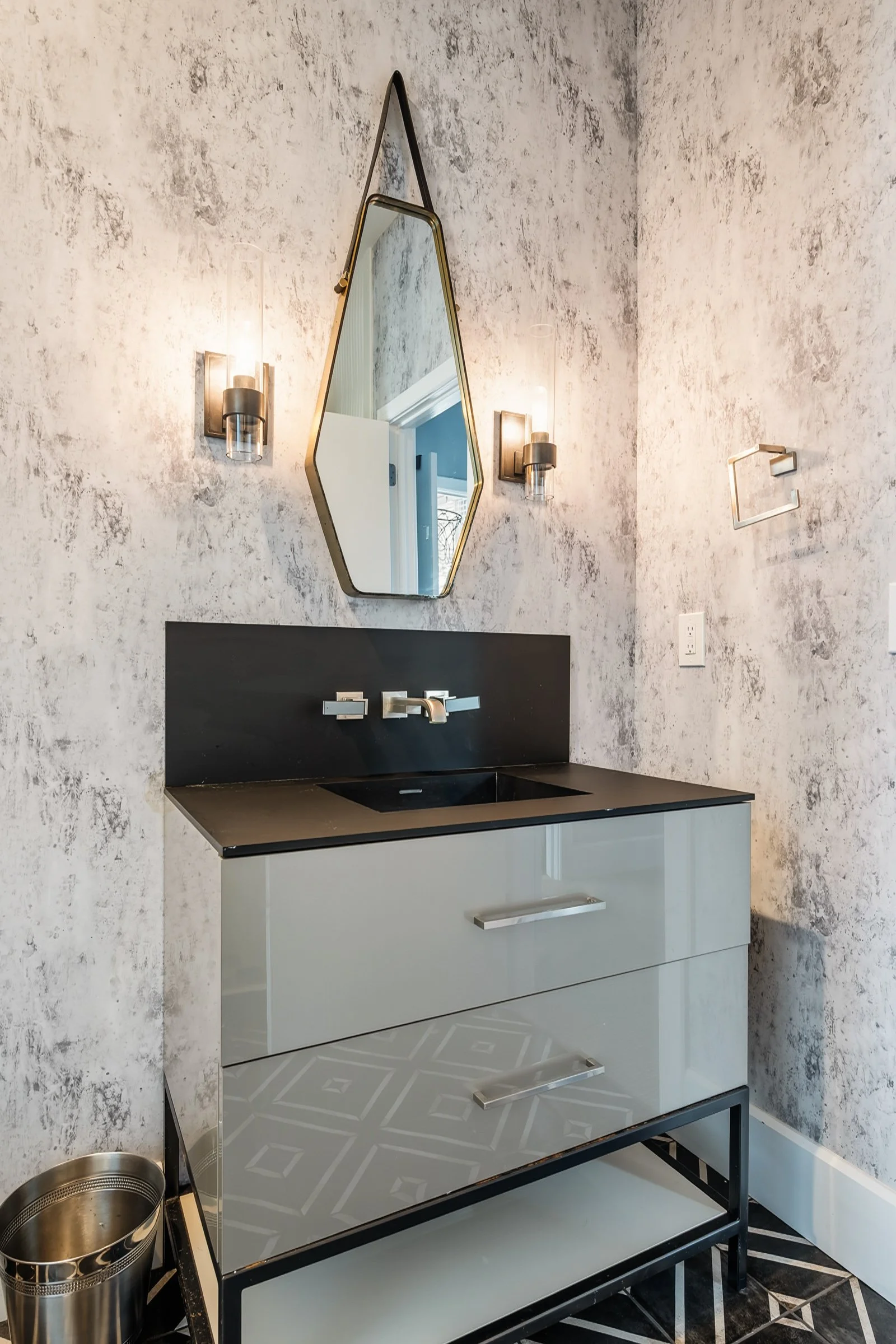 5109 Dunvegan Rd-61.jpg