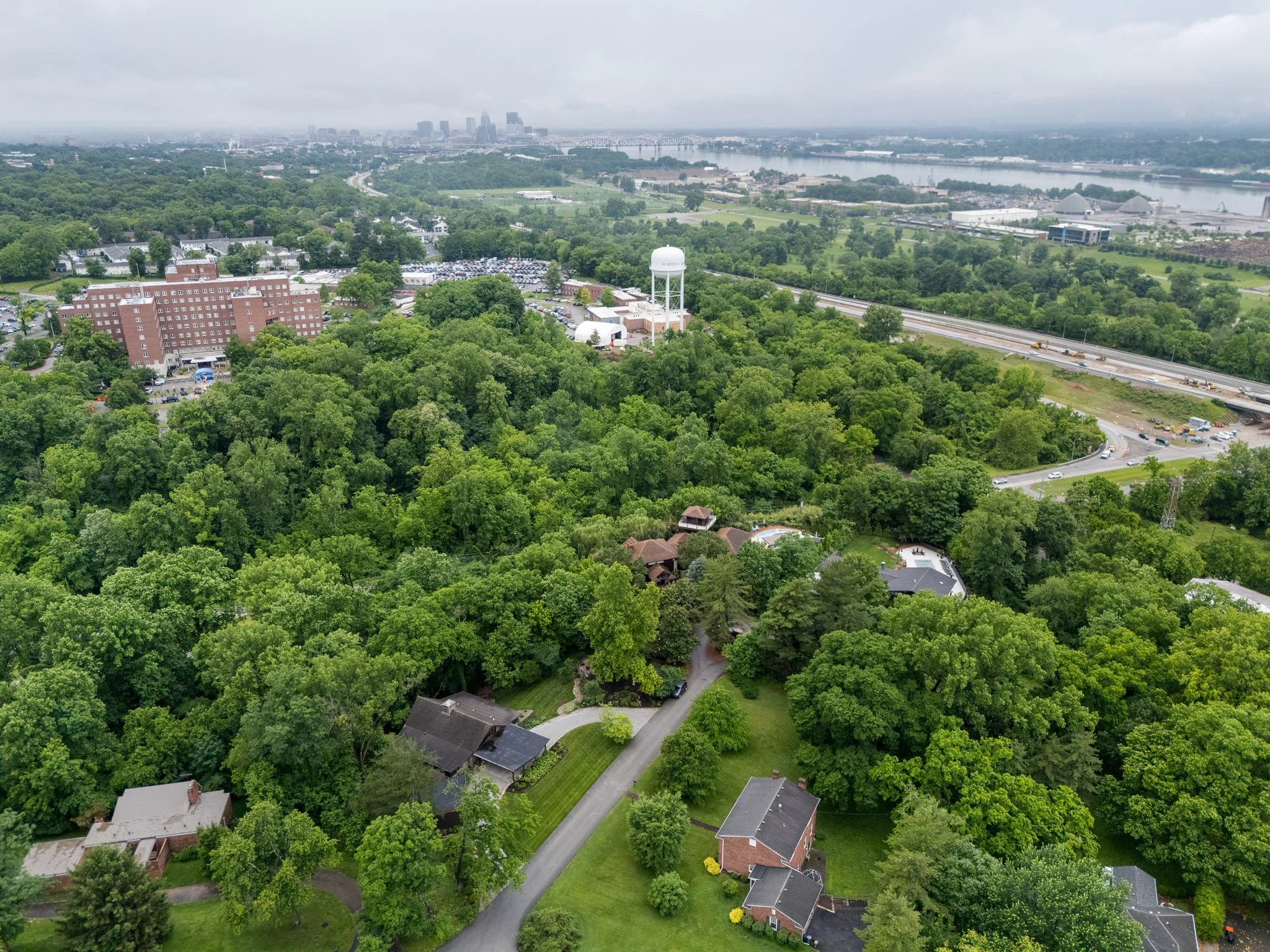 800 Greenspur Ln_web-4.jpg