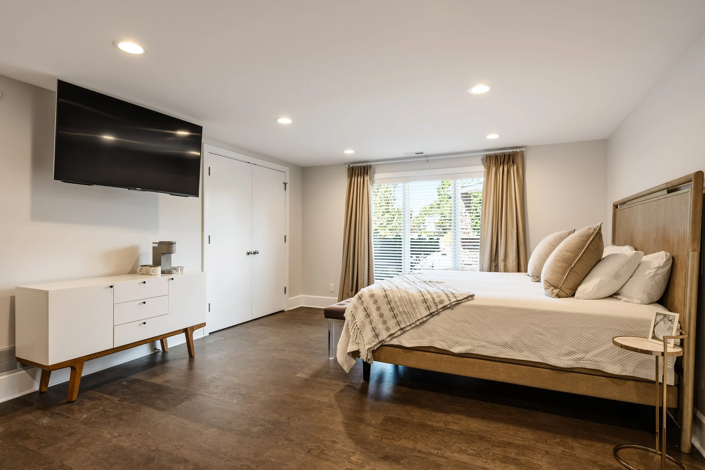 5109 Dunvegan Rd-44.jpg
