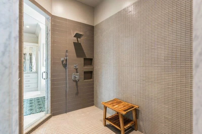 52-web-or-mls-6706 Elmcroft Cir-52.jpg