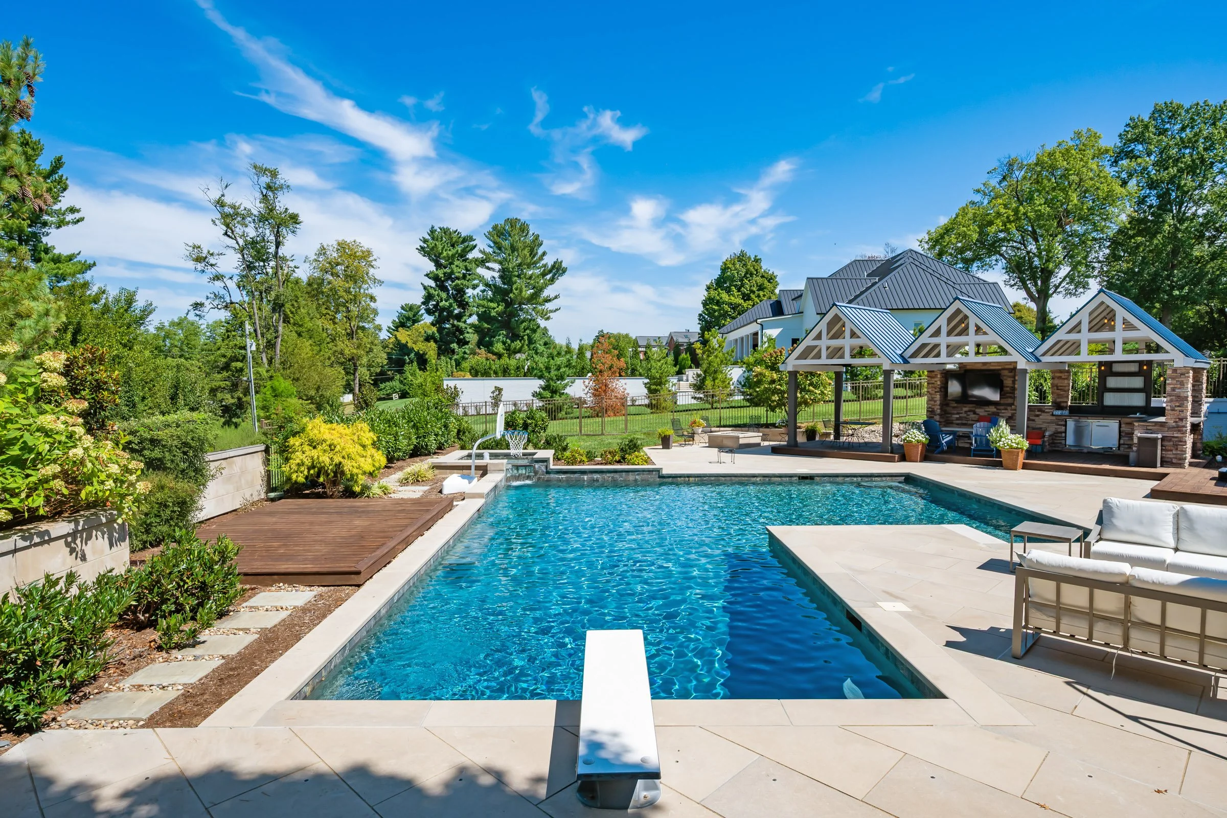 5109 Dunvegan Rd-74.jpg