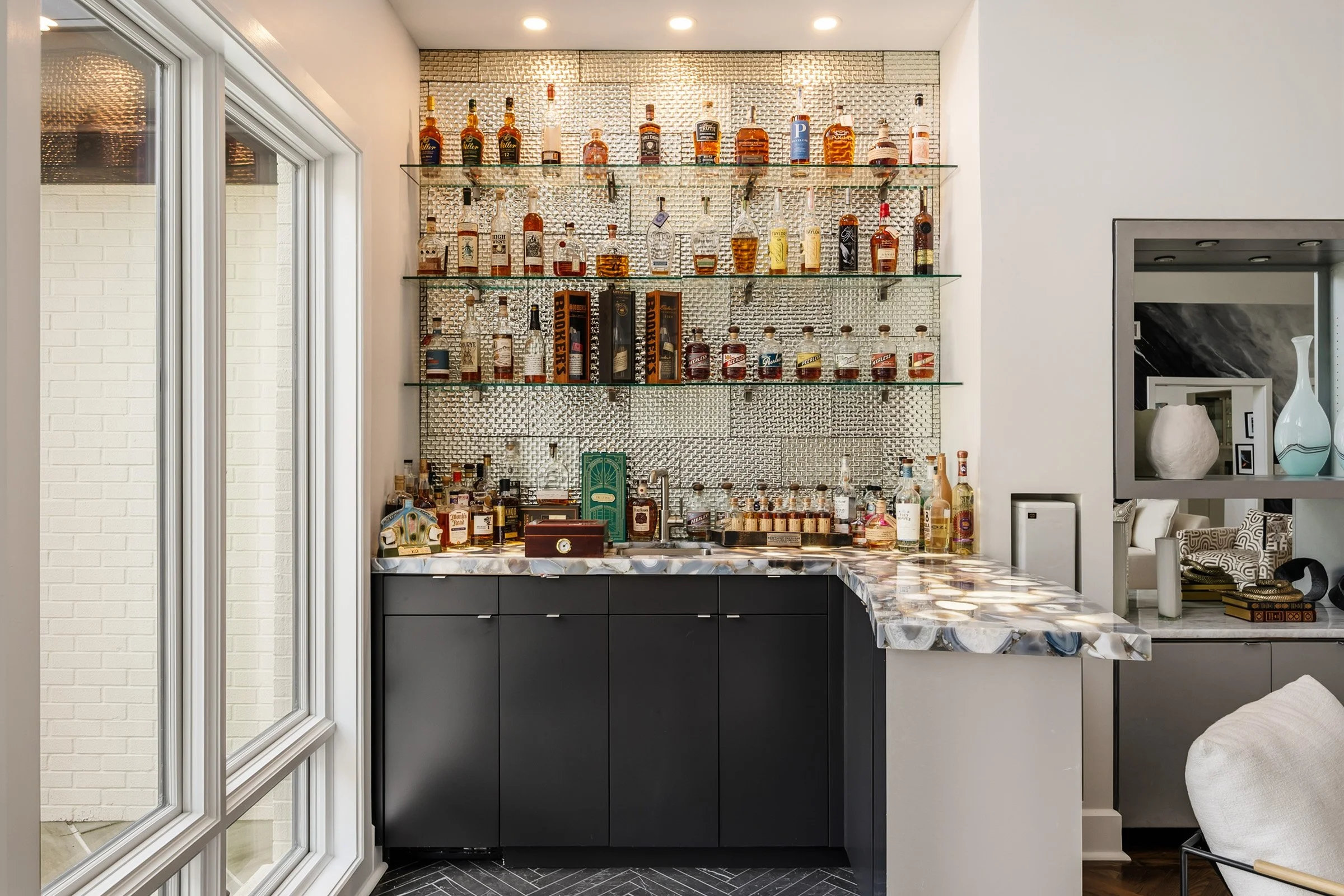 5109 Dunvegan Rd-13.jpg