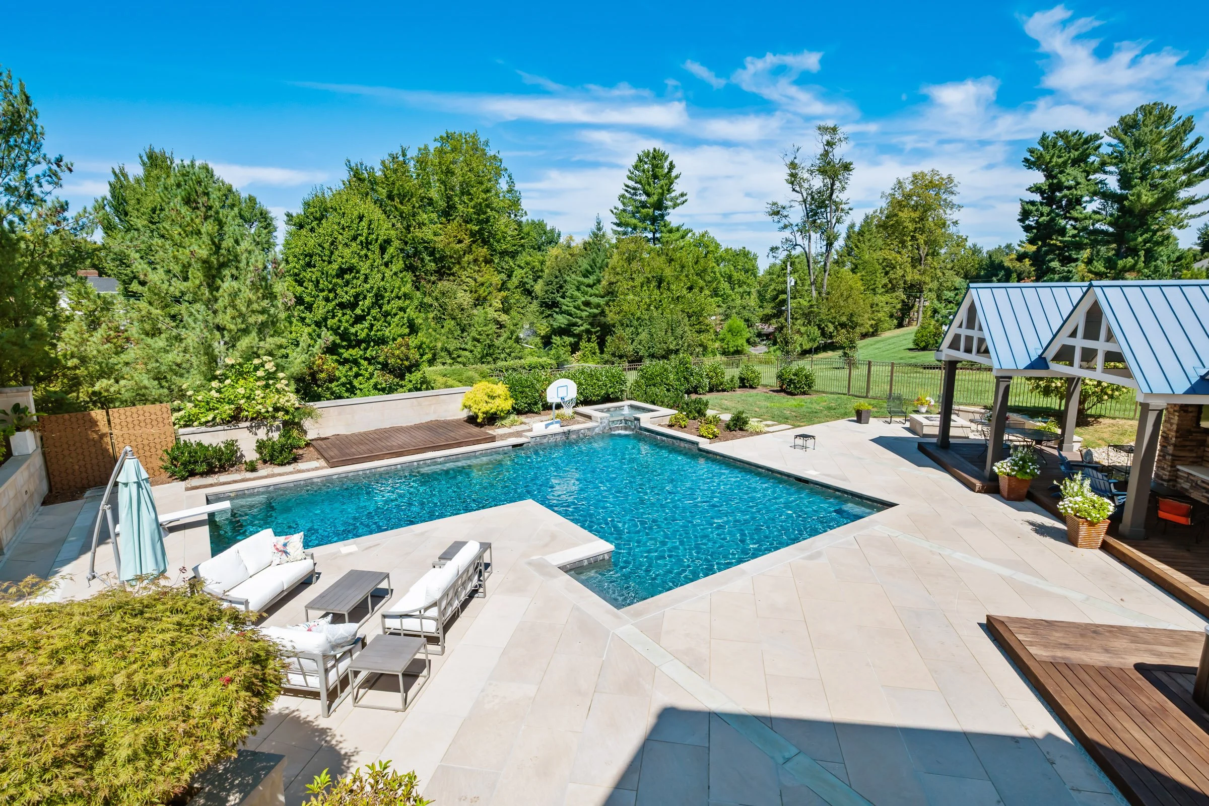 5109 Dunvegan Rd-73.jpg