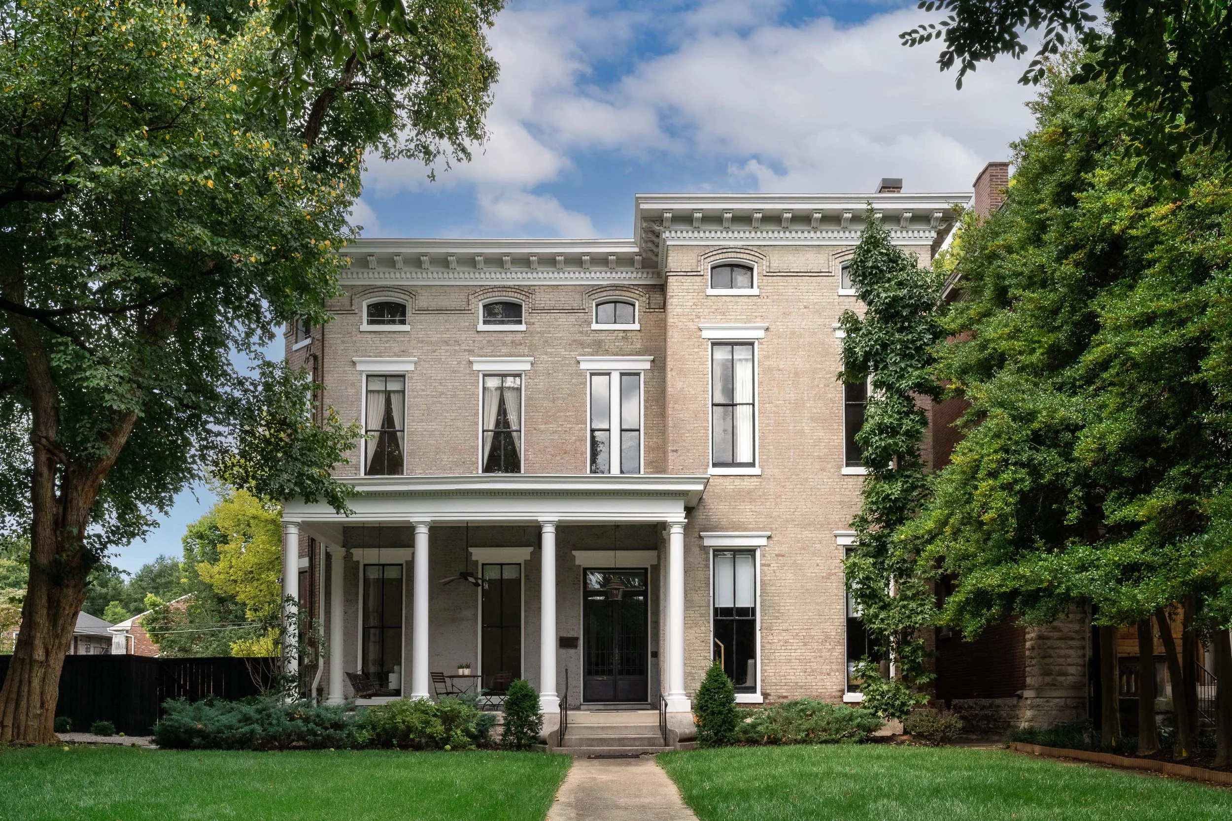 Downtown Historic — Luxury Rentals Louisville