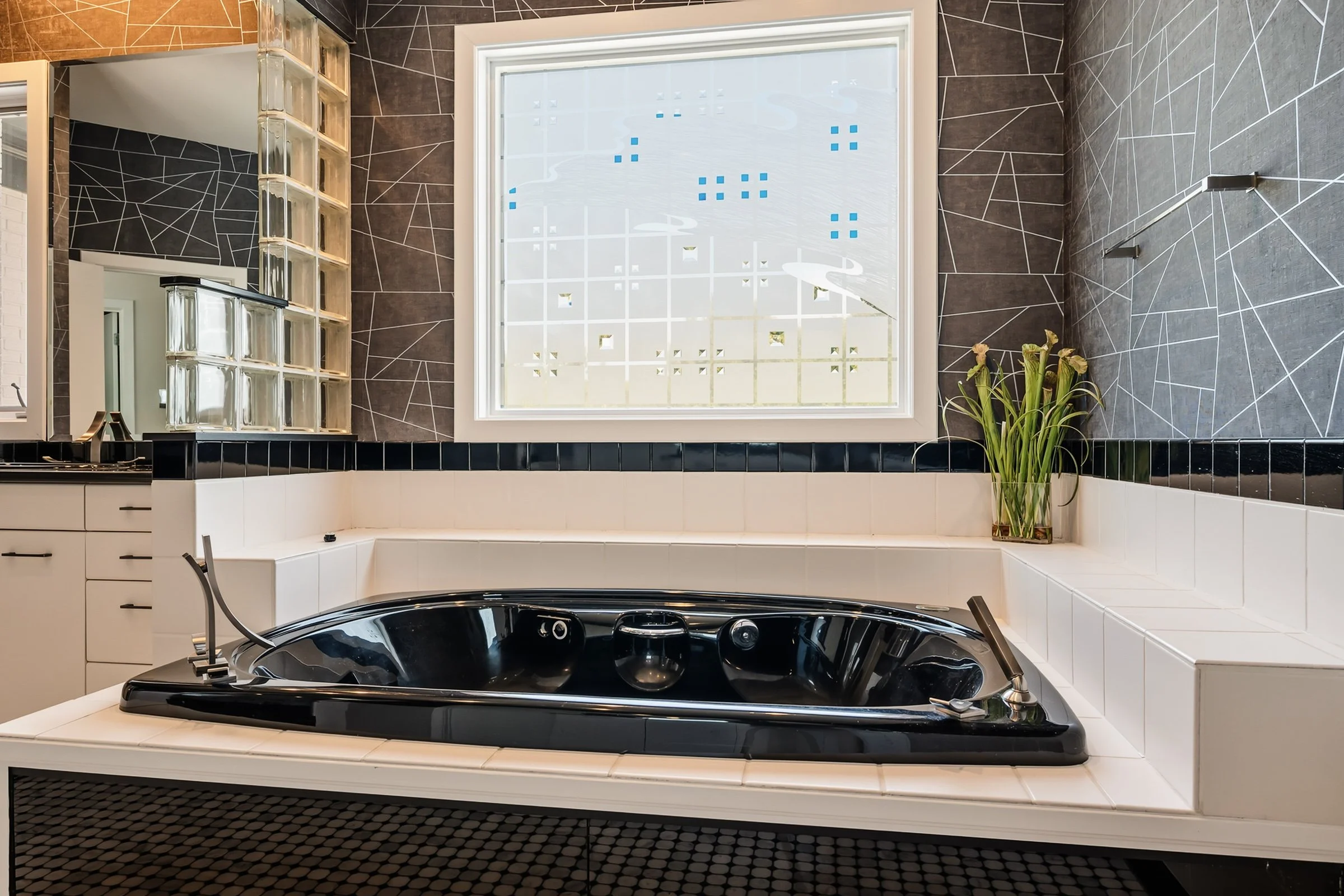 5109 Dunvegan Rd-37.jpg