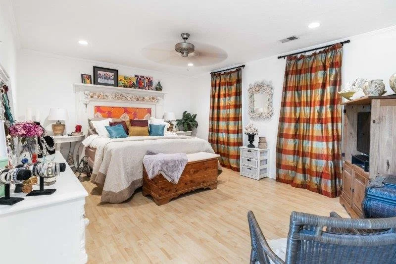 107-web-or-mls-6706 Elmcroft Cir-107.jpg