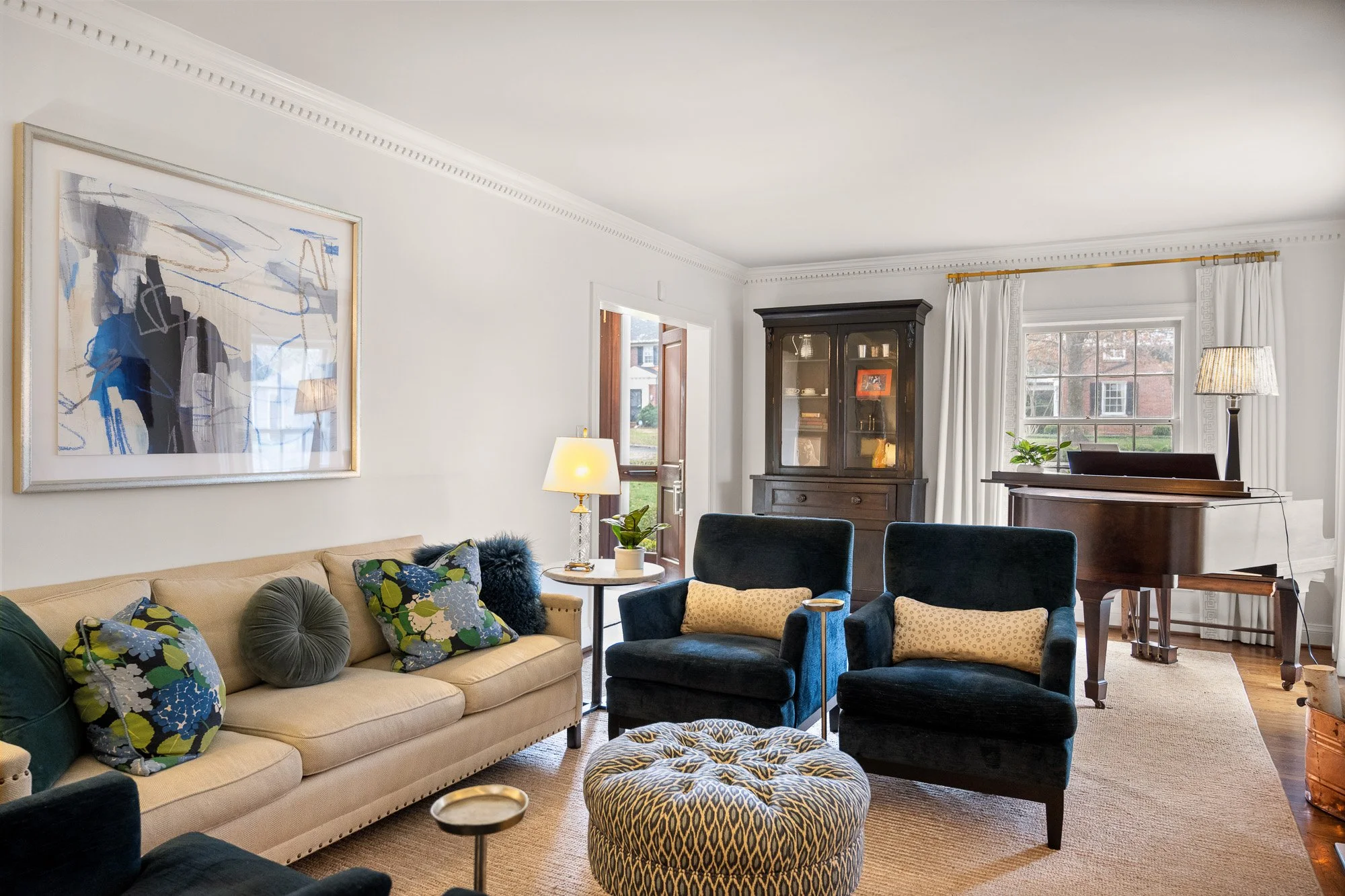 405 Mayfair Ln_web-8.jpg