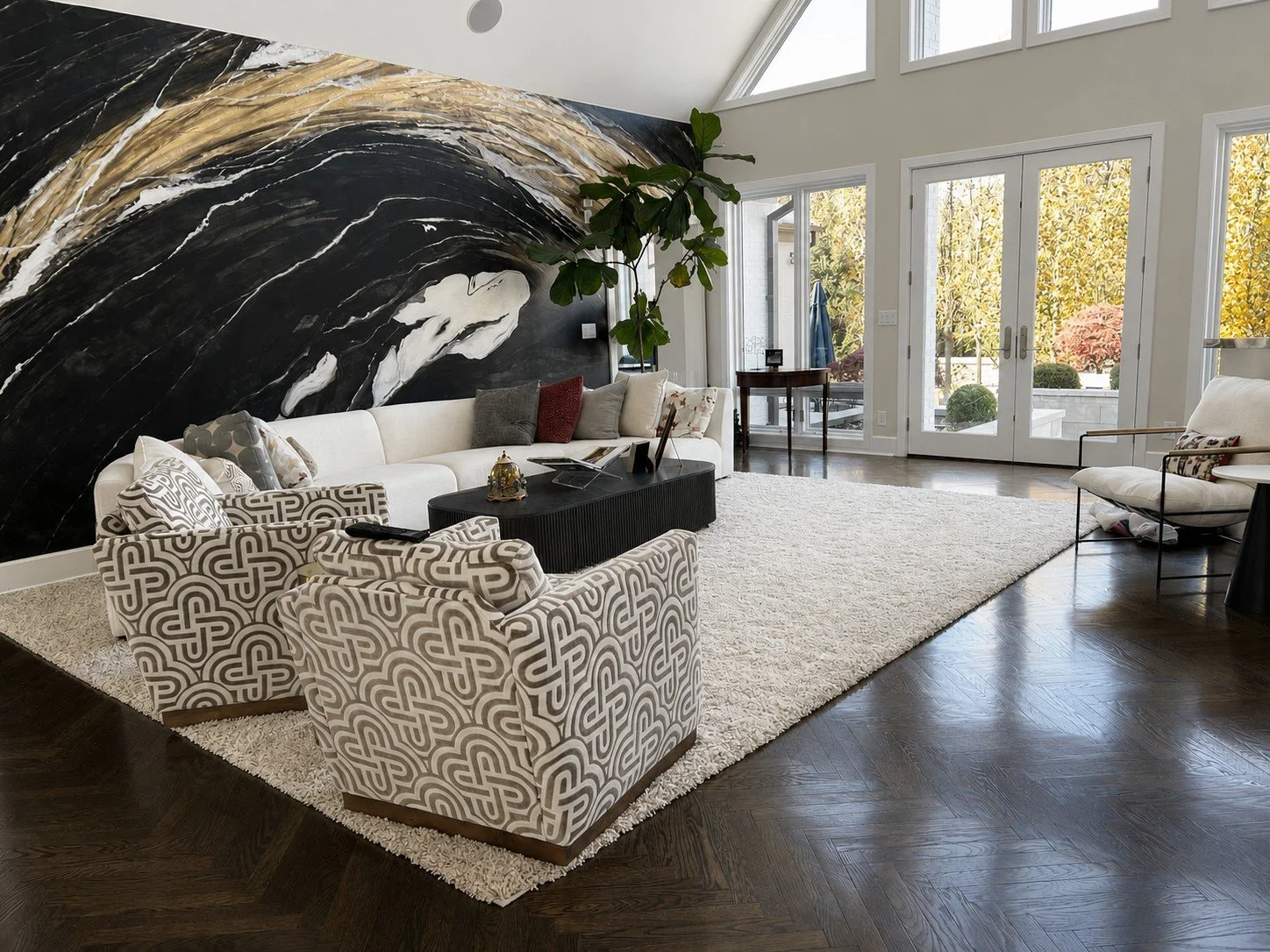 large sitting room.jpg