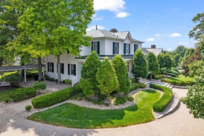 7-web-or-mls-6706 Elmcroft Cir-07.jpg