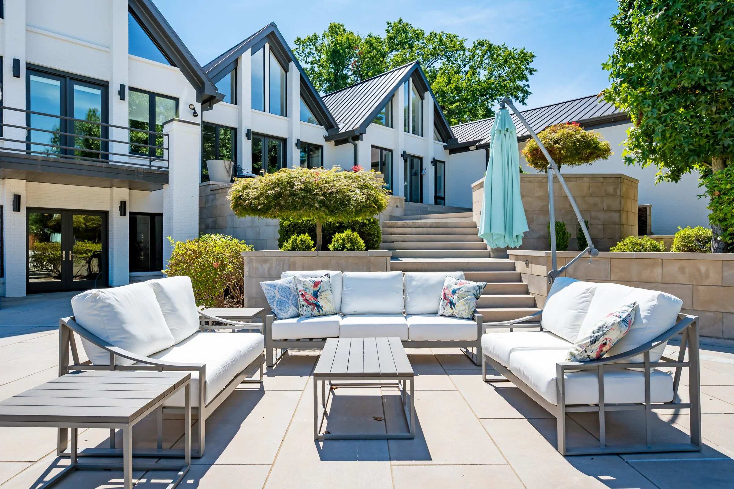 5109 Dunvegan Rd-80.jpg