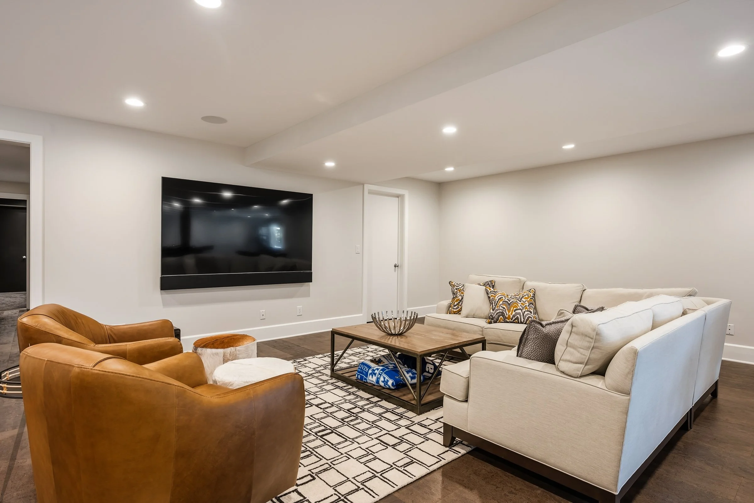 5109 Dunvegan Rd-54.jpg